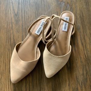 Steve Madden nude flats. Only worn once or twice.